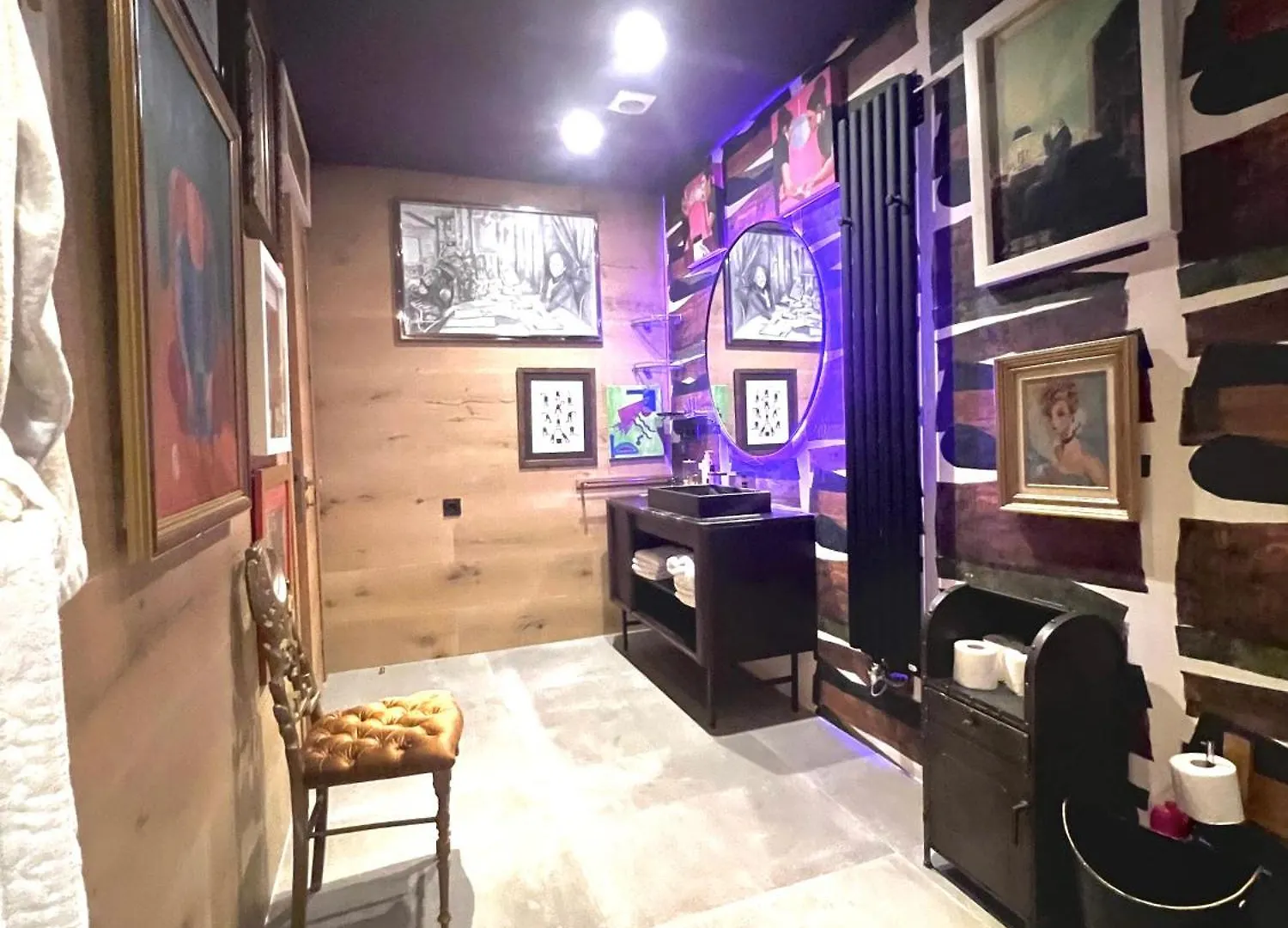 Marbella Boutique Art Suites
