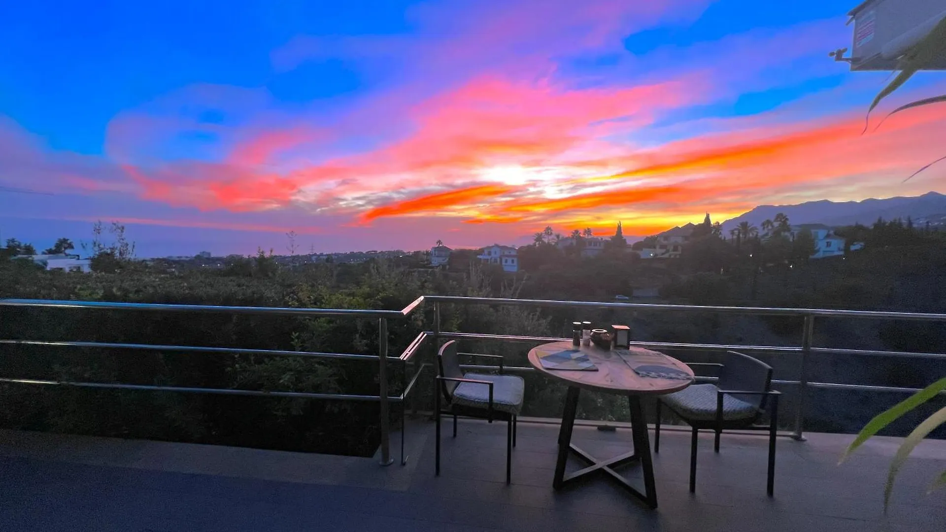 Homestay Marbella Boutique Art Suites