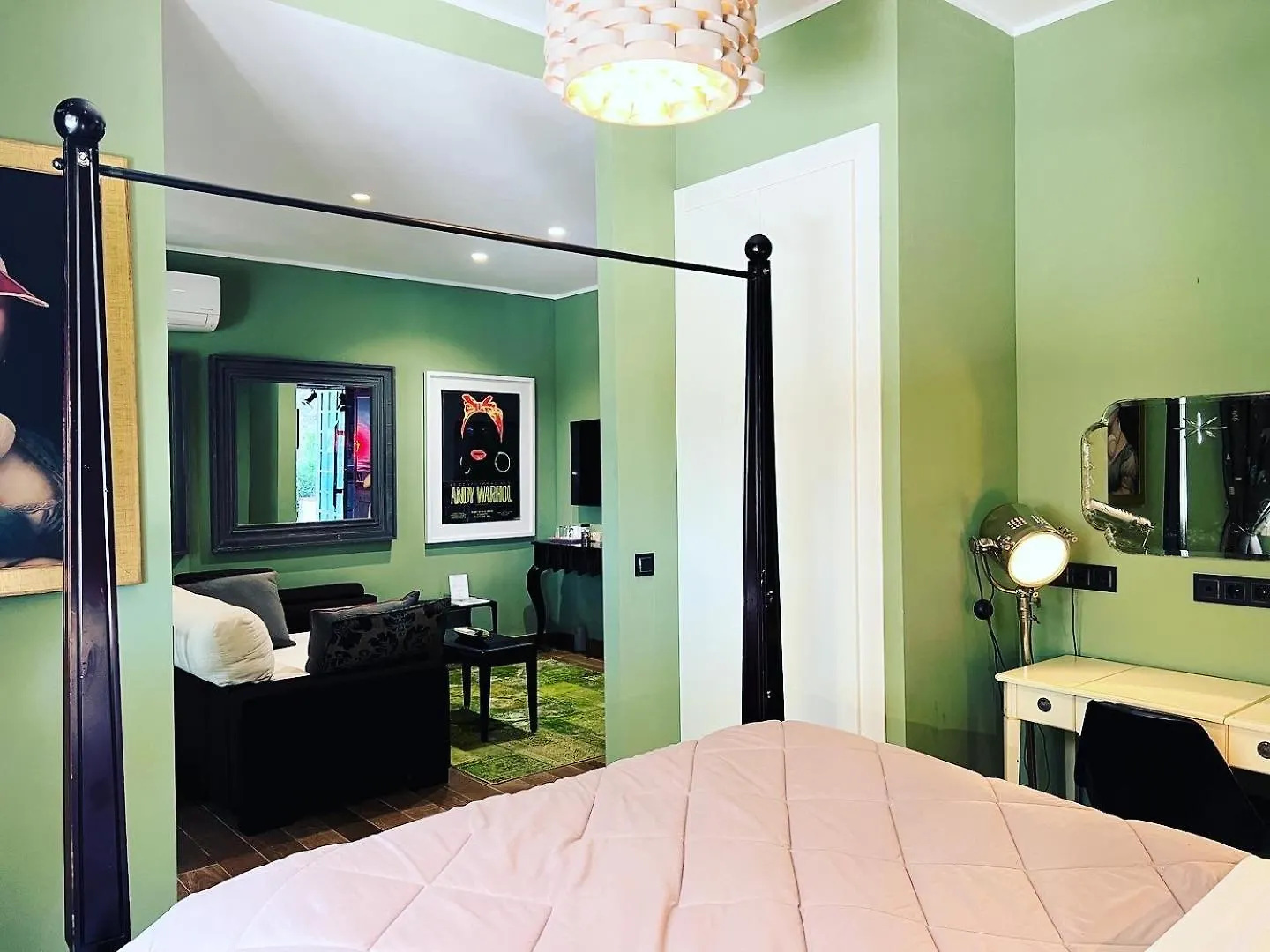 Marbella Boutique Art Suites