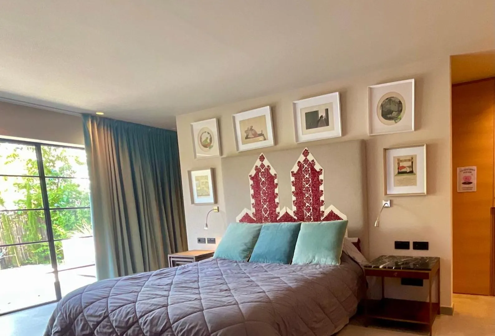 Marbella Boutique Art Suites